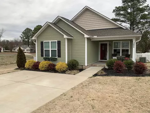 205 E Holmes St, Benson, NC 27504 photo 10