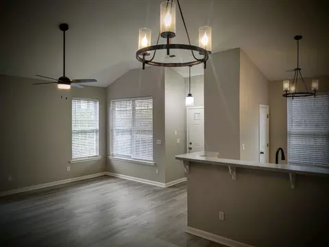 902 Cinnamon Dr, Durham, NC 27713 photo 2