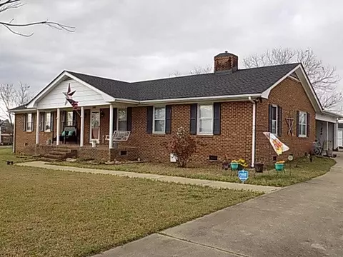 346 Benson Hardee Rd, Benson, NC 27504 photo 2