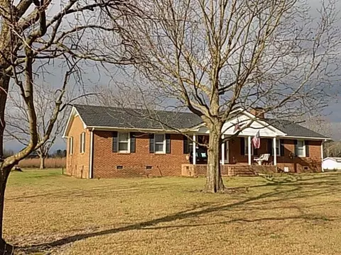 346 Benson Hardee Rd, Benson, NC 27504 photo 3