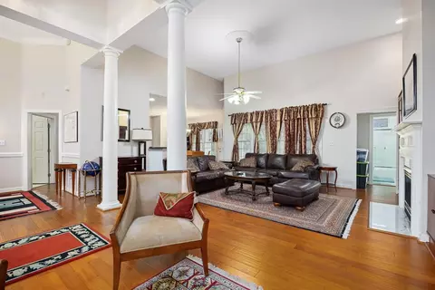 809 E Oak Dr, Durham, NC 27705 photo 5