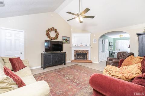 532 Crossview Ln, Durham, NC 27703 photo 9