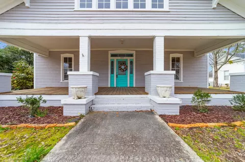 313 W Main St, Benson, NC 27504 photo 2