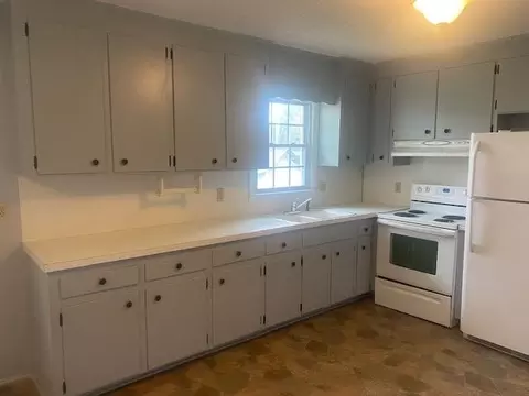 409 Old Post Rd, Erwin, NC 28339 photo 2