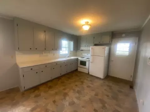 409 Old Post Rd, Erwin, NC 28339 photo 3