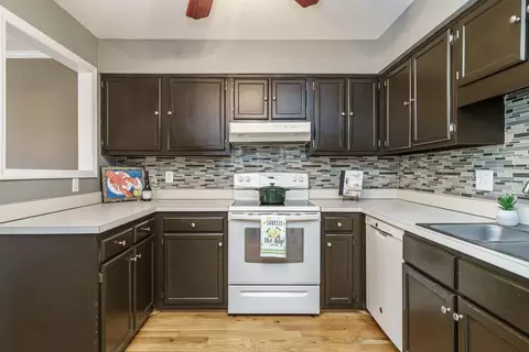 220 Wetherburn Ln, Raleigh, NC 27615 photo 9