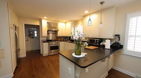 717 Compton Rd, Raleigh, NC 27609 photo 2