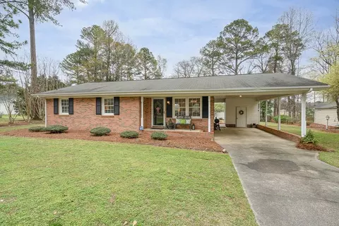 114 Crescent Dr, Pine Level, NC 27568 photo 3