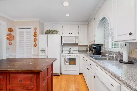 114 Crescent Dr, Pine Level, NC 27568 photo 13