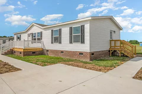 73 Stardust Ln, Selma, NC 27576 photo 2