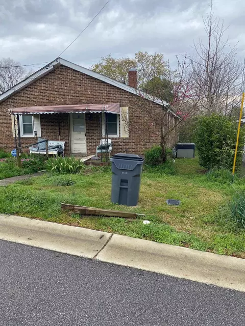 502 First St, Apex, NC 27502 photo 2