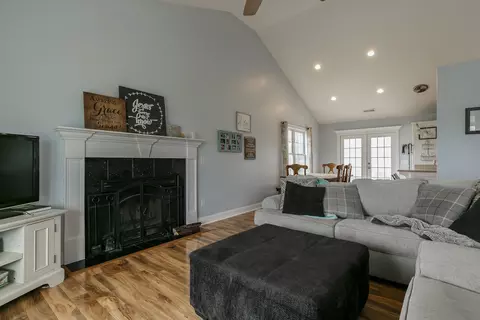 4446 Boyd Wright Rd, Burlington, NC 27215 photo 2
