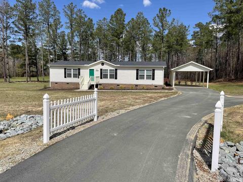 208 Loop Rd, Bunnlevel, NC 28323 photo 1