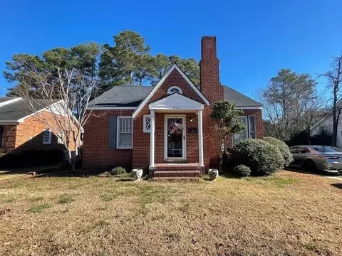 602 W Main St, Benson, NC 27504 photo 1