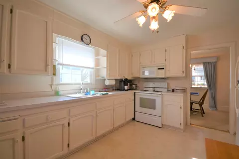 502 W Parrish Dr, Benson, NC 27504 photo 15