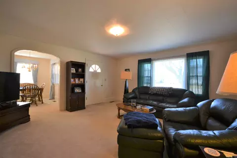 502 W Parrish Dr, Benson, NC 27504 photo 10