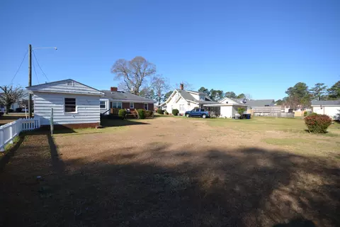 502 W Parrish Dr, Benson, NC 27504 photo 36