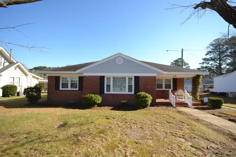 502 W Parrish Dr, Benson, NC 27504 photo 3