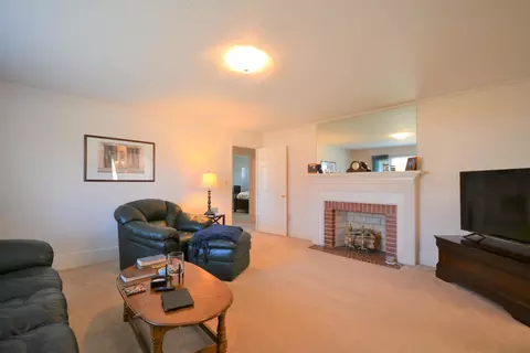 502 W Parrish Dr, Benson, NC 27504 photo 8