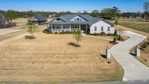 233 Pinehurst Ln, Clinton, NC 28328 photo 2