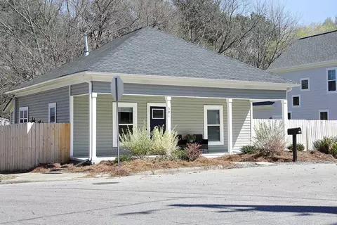 301 Truce St, Durham, NC 27703 photo 2