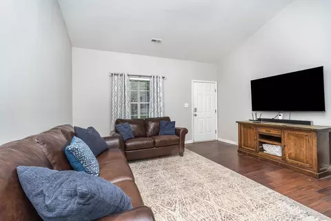 504 Vivaldi Dr, Durham, NC 27712 photo 3