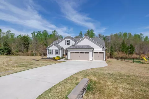 258 Highcroft Cir, Benson, NC 27504 photo 5