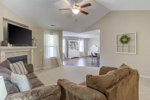 258 Highcroft Cir, Benson, NC 27504 photo 12
