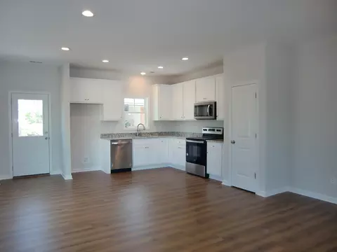 111 E Pearsall St, Dunn, NC 28334 photo 6