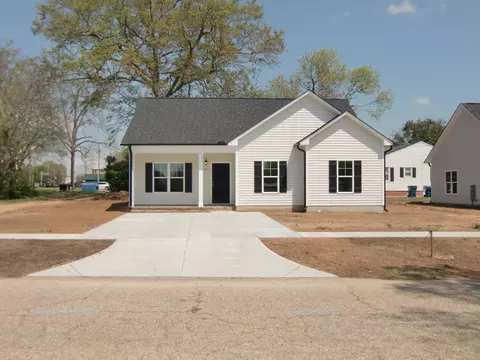 111 E Pearsall St, Dunn, NC 28334 photo 2
