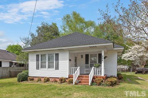 204 E St, Erwin, NC 28339 photo 2