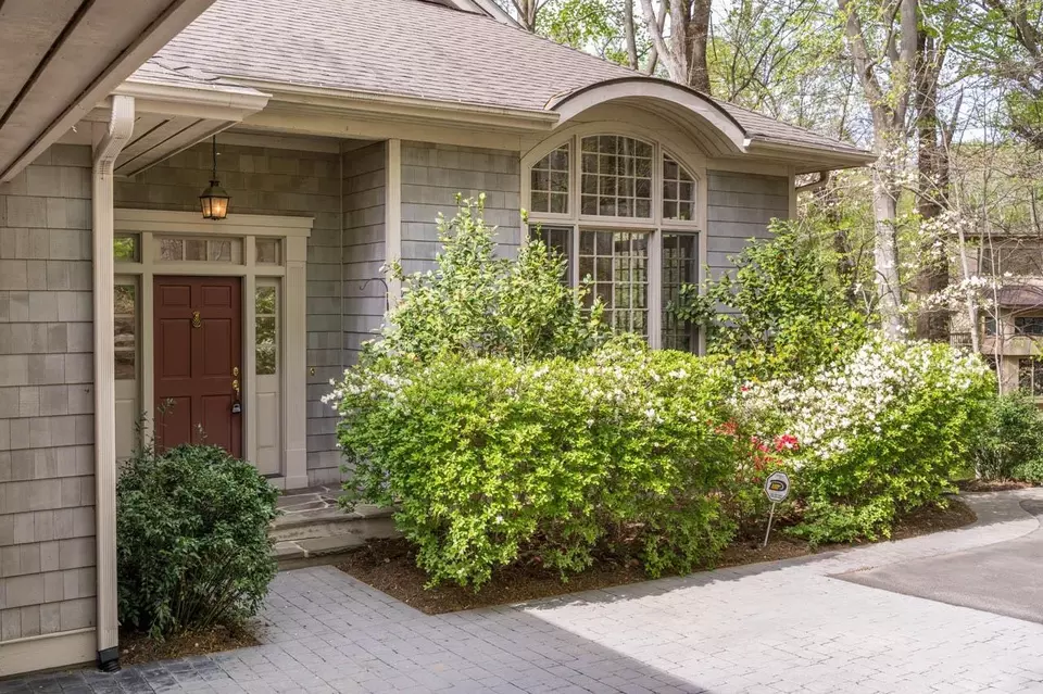  2 Mint Springs Ln, Chapel Hill, NC 27514 photo 5