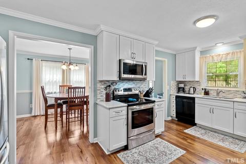 213 Smith Dr, Durham, NC 27712 photo 2