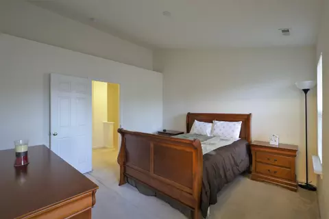 26 Sharpstone Ln, Durham, NC 27703 photo 9