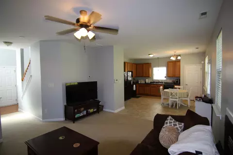 6 Berry Ct, Durham, NC 27703 photo 3