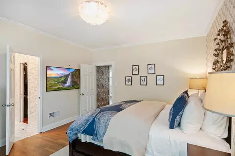 1021 W Markham Ave, Durham, NC 27701 photo 18