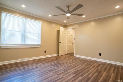 710 Locust Dr, Durham, NC 27703 photo 9