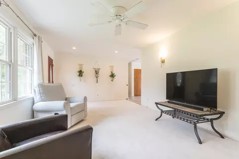 910 Vandora Ave, Garner, NC 27529 photo 4