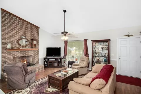 300 Kingston St, Pine Level, NC 27568 photo 5