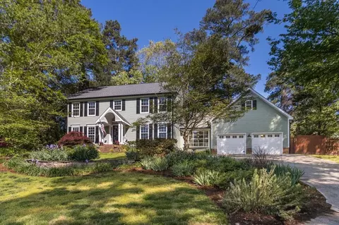 9 Heather Pl, Durham, NC 27707 photo 2