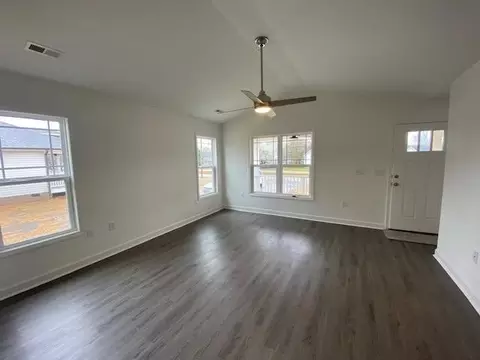 102 Porter Dr, Erwin, NC 28339 photo 3