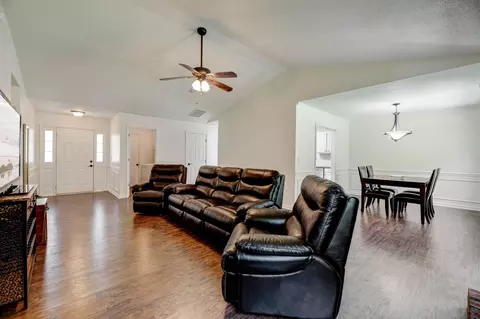 516 Crossview Ln, Durham, NC 27703 photo 8