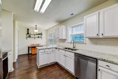 516 Crossview Ln, Durham, NC 27703 photo 12