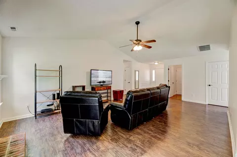 516 Crossview Ln, Durham, NC 27703 photo 7