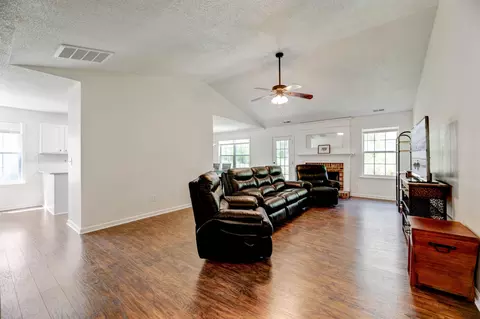 516 Crossview Ln, Durham, NC 27703 photo 5
