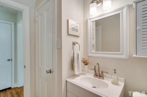 409 E Hammond St, Durham, NC 27704 photo 23