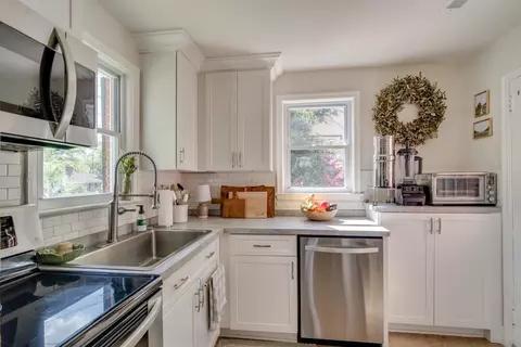409 E Hammond St, Durham, NC 27704 photo 3