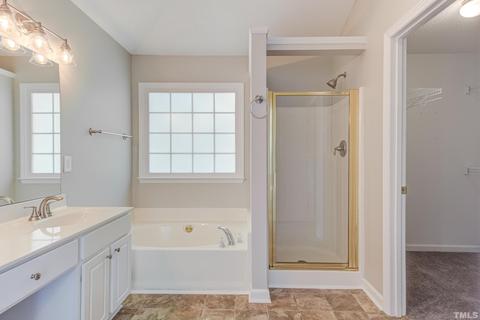 607 Crossing Dr, Durham, NC 27703 photo 25