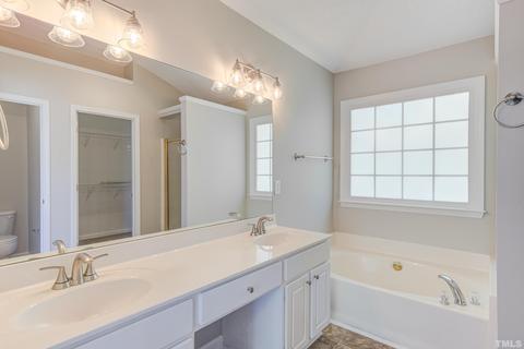 607 Crossing Dr, Durham, NC 27703 photo 24