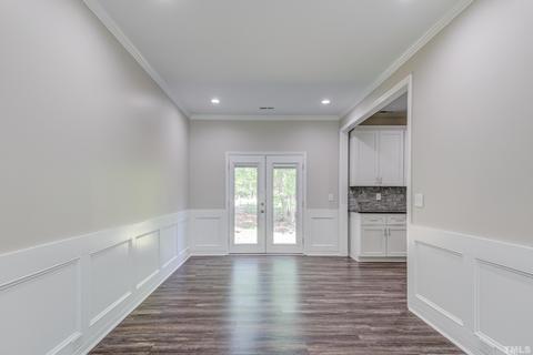 607 Crossing Dr, Durham, NC 27703 photo 6